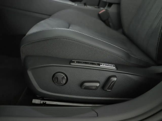 Volkswagen Golf Business DSG Variant