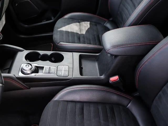 Ford Kuga Plug in Hybrid ST Line X