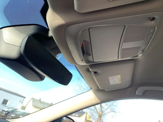 Renault Koleos Blue Initiale Paris