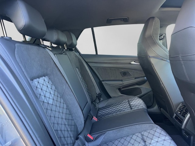 Volkswagen Golf 1.5 eTSI DSG IQ.Drive R-Line