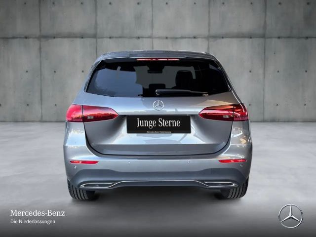 Mercedes-Benz B 180 Progressive Sedan