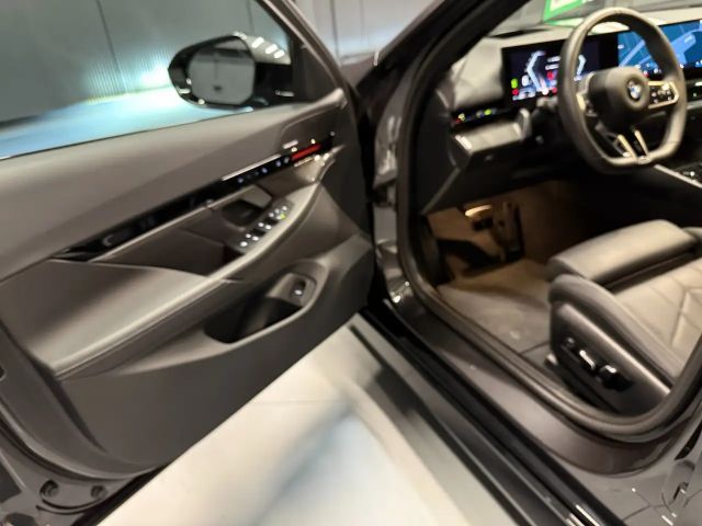 BMW 520 520d M-Sport Touring