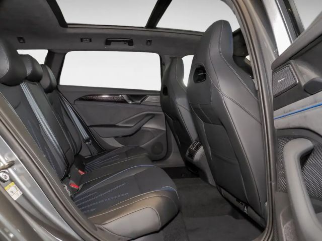 Volkswagen Passat 4Motion R-Line