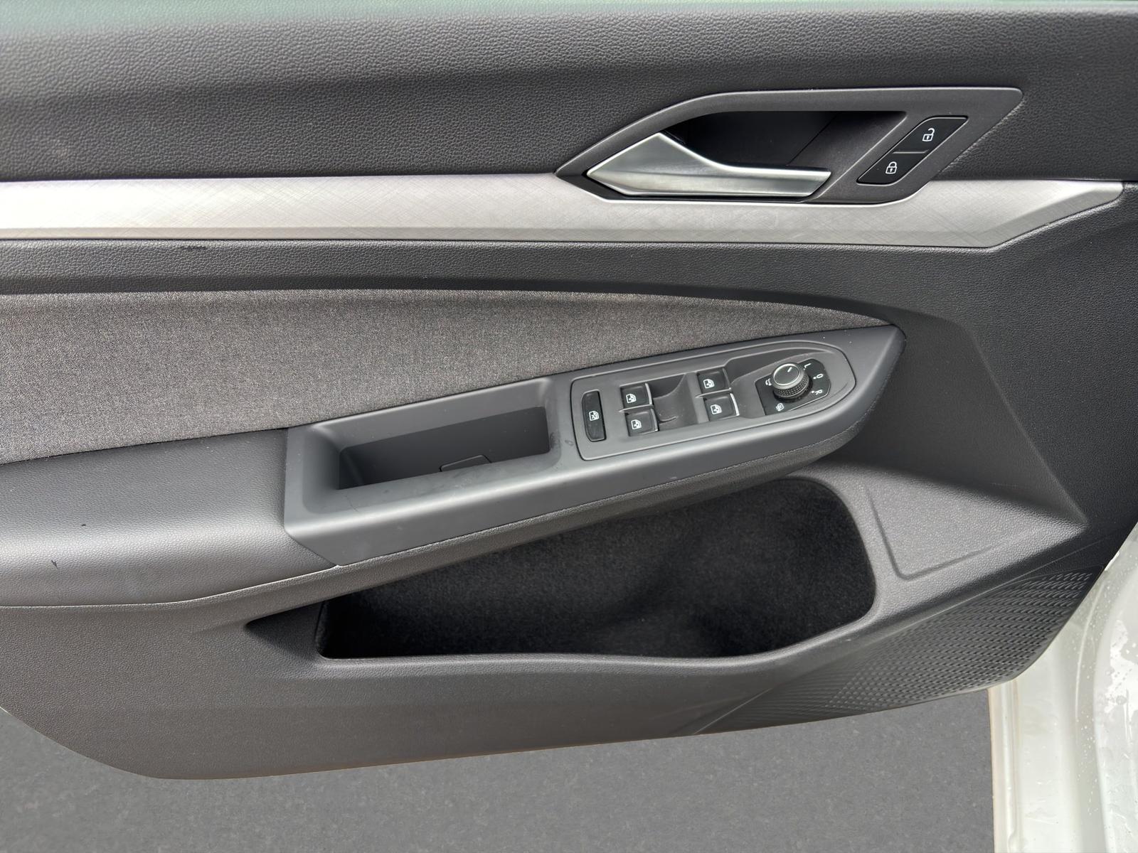 Volkswagen Golf 1.5 TSI Life Variant