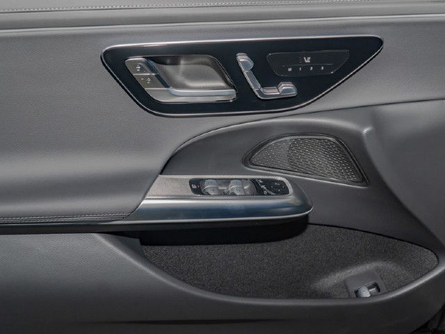 Mercedes-Benz E 200 AMG Line Sedan