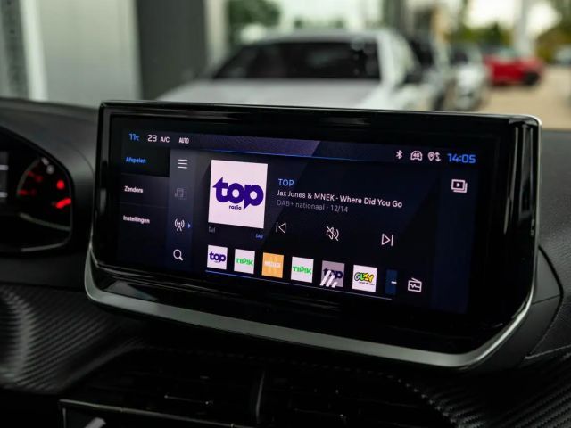 Peugeot 2008 100pk MT6 | Camera | Navi | Parkeers. a |  Carp...