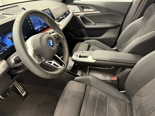 BMW iX2 xDrive30