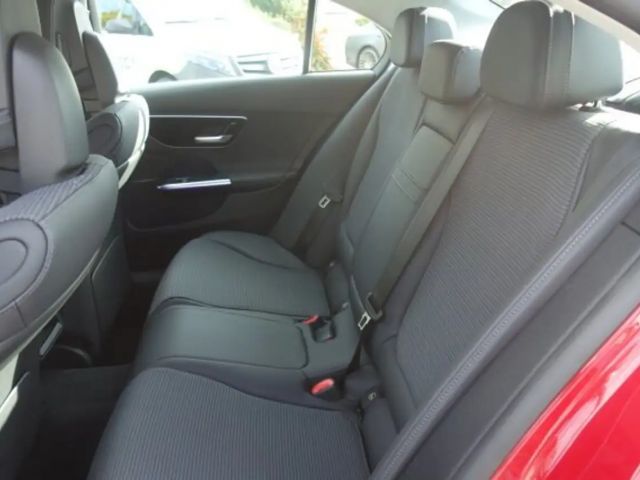 Mercedes-Benz C 180 AVANTGARDE Sedan