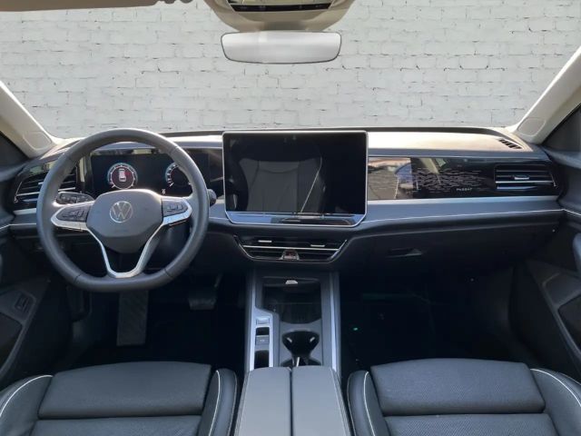 Volkswagen Passat 1.5 eTSI Business DSG Variant