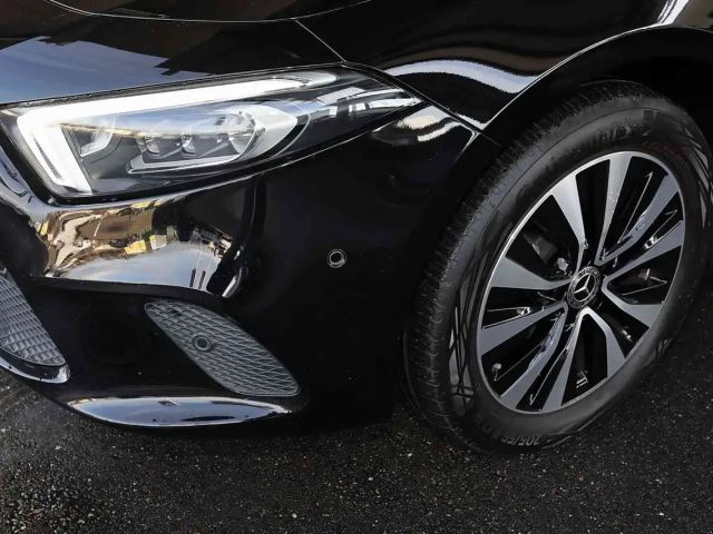 Mercedes-Benz A 250 A 250 e