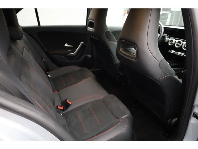 Mercedes-Benz A 180 AMG Line