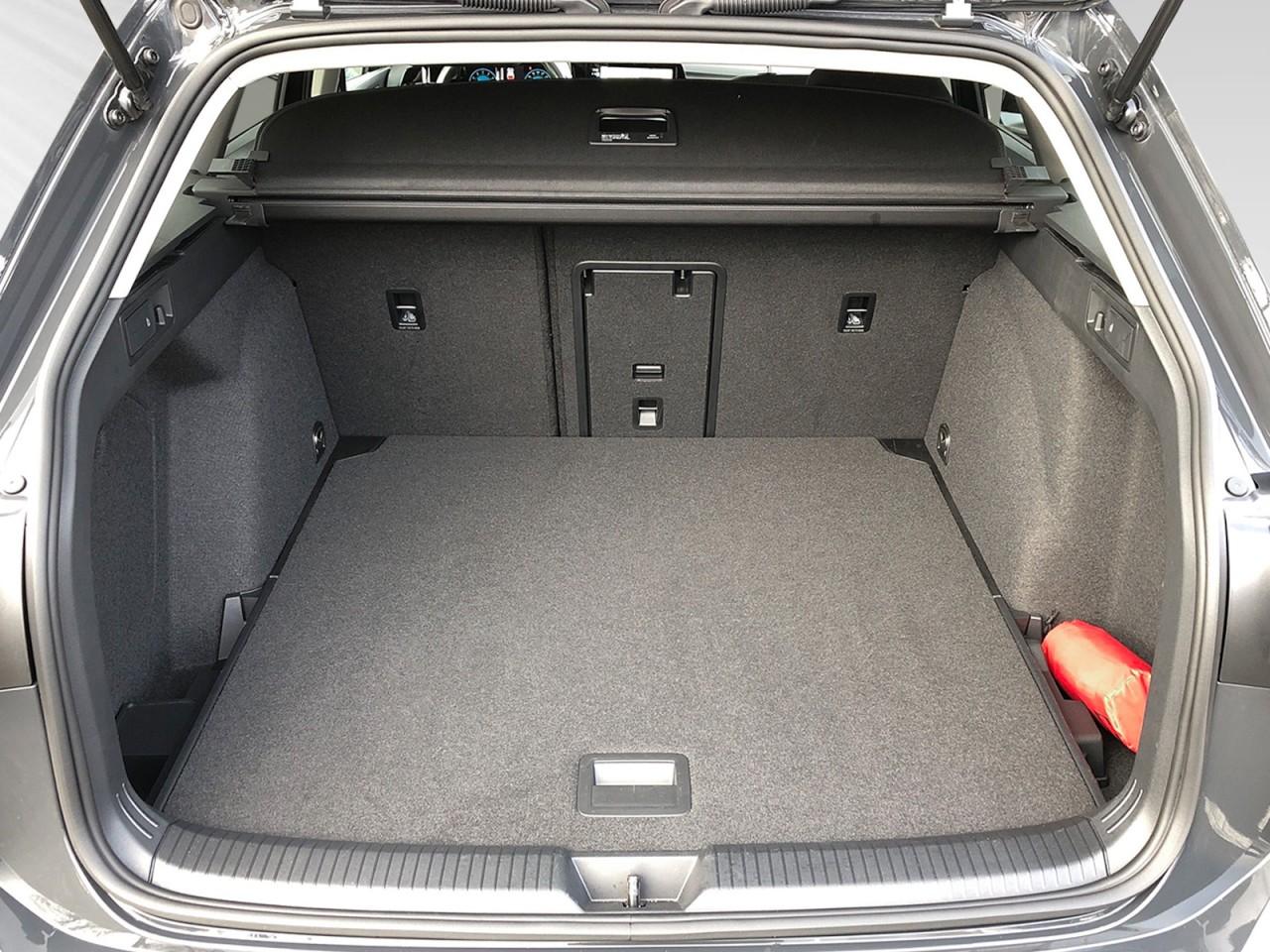 Volkswagen Golf 1.5 eTSI Life Variant