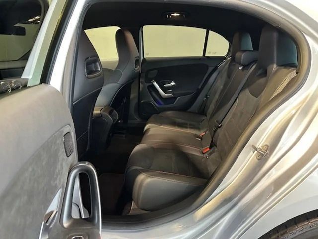 Mercedes-Benz A 250 A 250 e AMG Line
