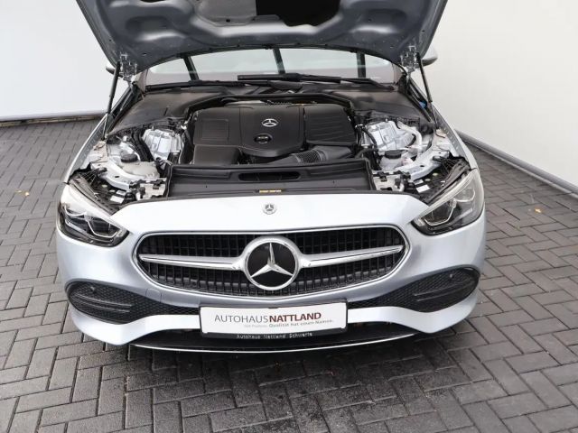 Mercedes-Benz C 180 AVANTGARDE Sedan