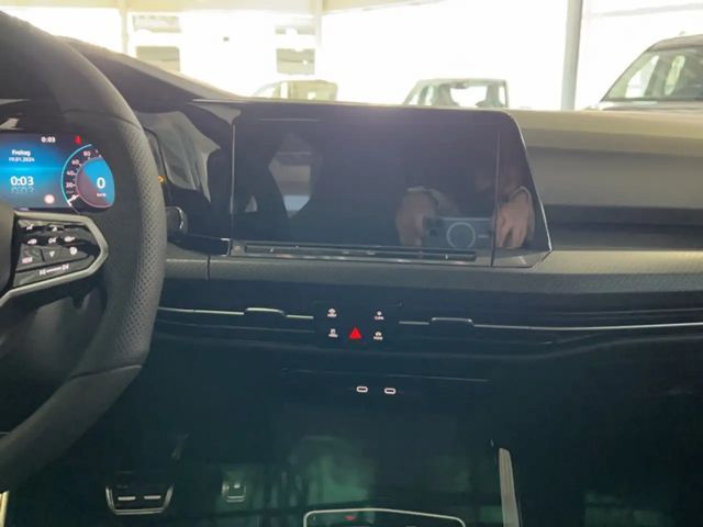 Volkswagen Golf 1.5 eTSI DSG Golf VIII R-Line