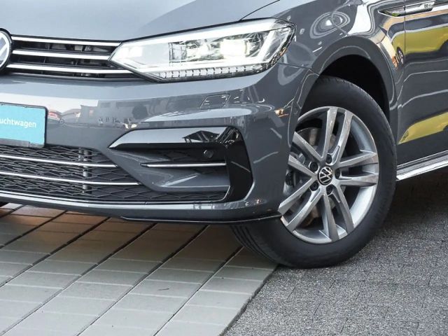 Volkswagen Touran 1.5 TSI DSG IQ.Drive R-Line
