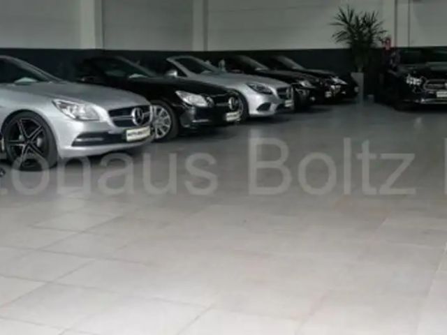 Mercedes-Benz CLA 200 AMG Line Sedan