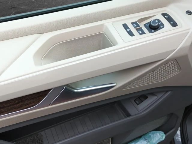 Volkswagen Multivan 2.0 TDI DSG Lang Style T7