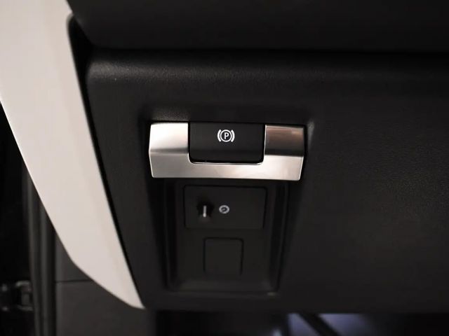 Land Rover Defender 110 AWD D200 S