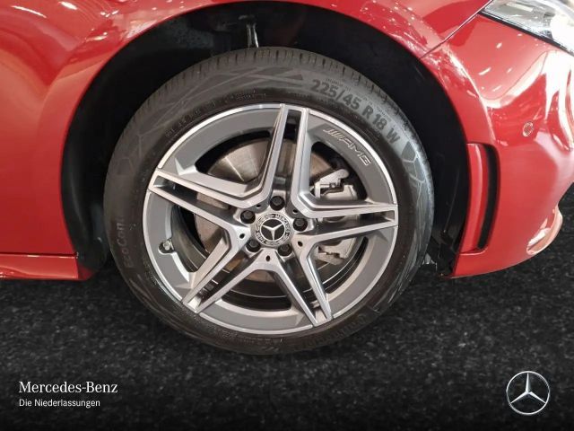 Mercedes-Benz A 250 A 250 e AMG Line