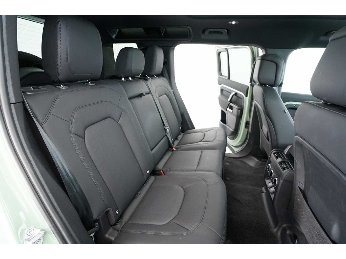 Land Rover Defender 110