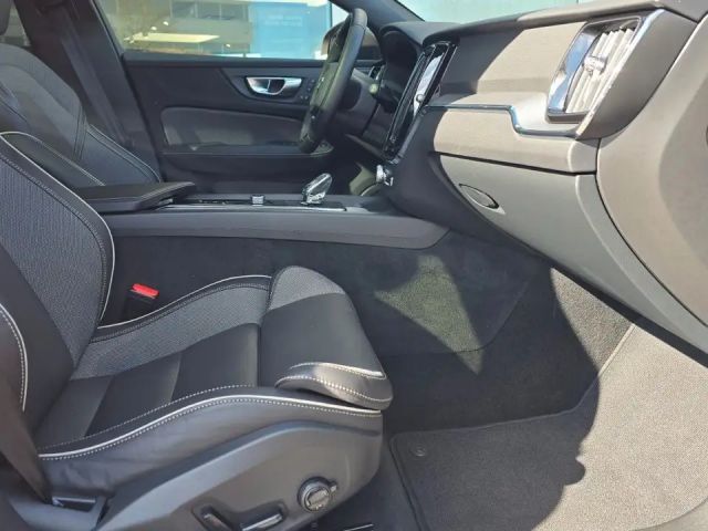 Volvo V60 Cross Country AWD Plus