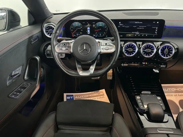 Mercedes-Benz CLA 200 AMG Line Sedan