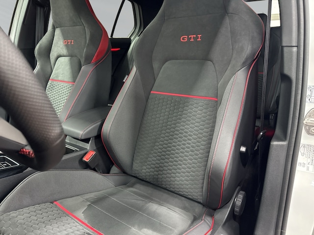 Volkswagen Golf 2.0 TSI DSG