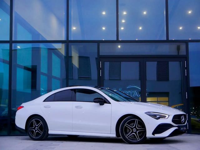 Mercedes-Benz CLA 200 AMG Line Sedan