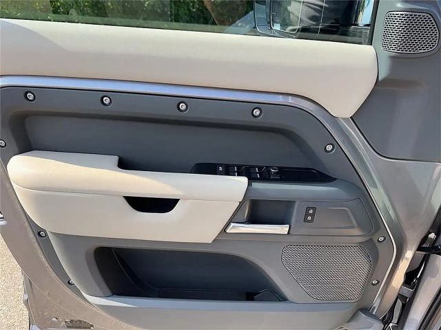 Land Rover Defender 110 D200 S