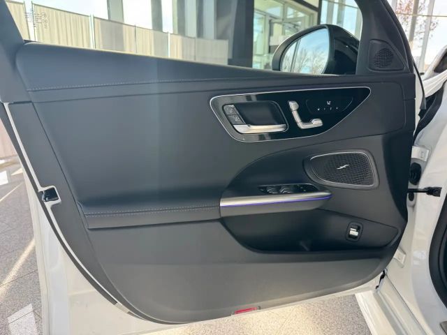 Mercedes-Benz C 300 AMG Line Sedan