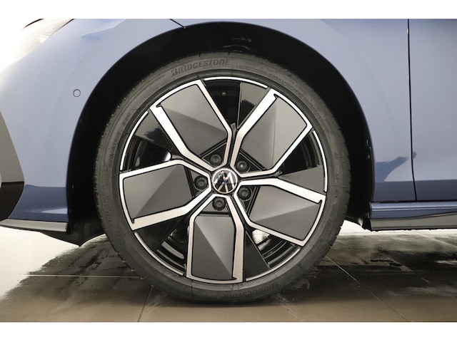 Volkswagen Golf 1.5 eTSI R-Line Variant