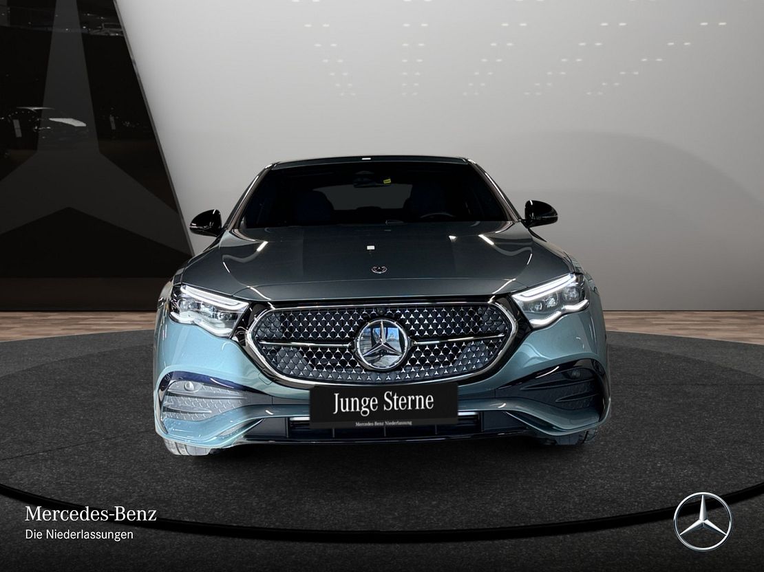 Mercedes-Benz E 200 AMG Line Sedan