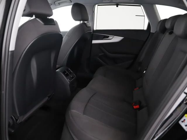 Audi A4 35 TDI S-Line