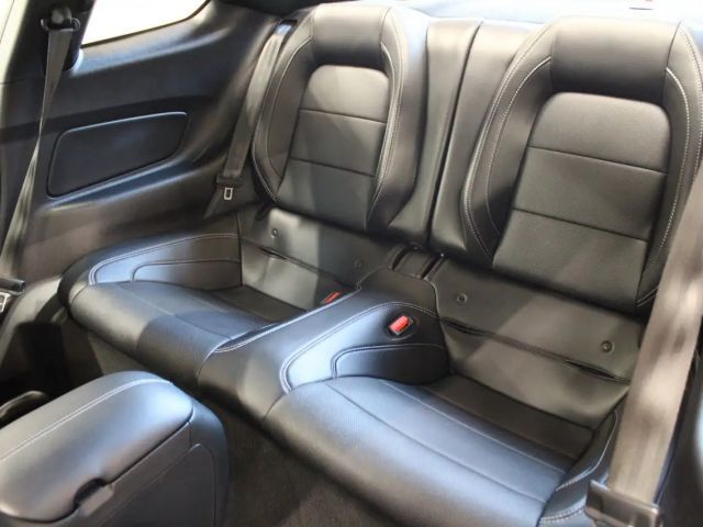 Ford Mustang Fastback GT 5.0 V8