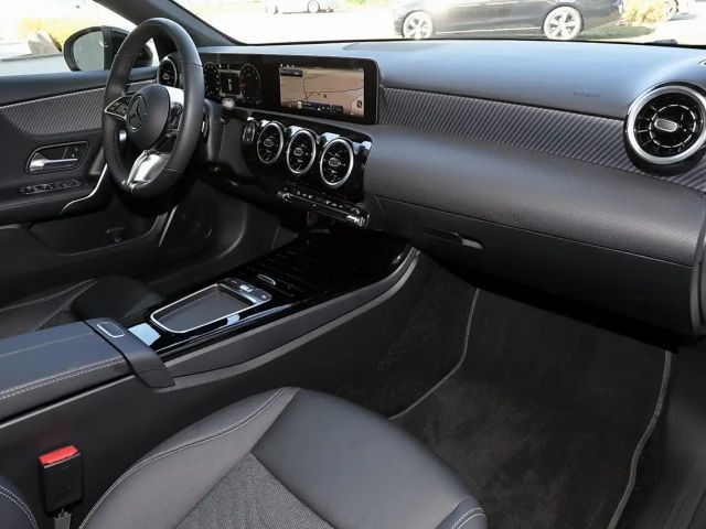 Mercedes-Benz A 180 PANORAMA+KAMERA+TOTWINKEL+MBUX+LED+18 ZOLL