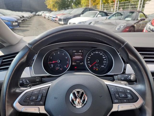 Volkswagen Passat 1.5 TSI BMT Business
