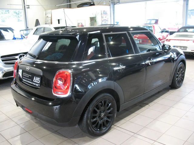 MINI One Blackyard