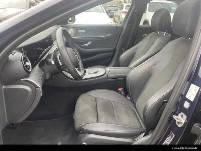 Mercedes-Benz E 220 AMG Line