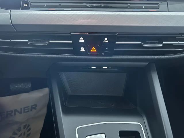 Volkswagen Golf Life Variant