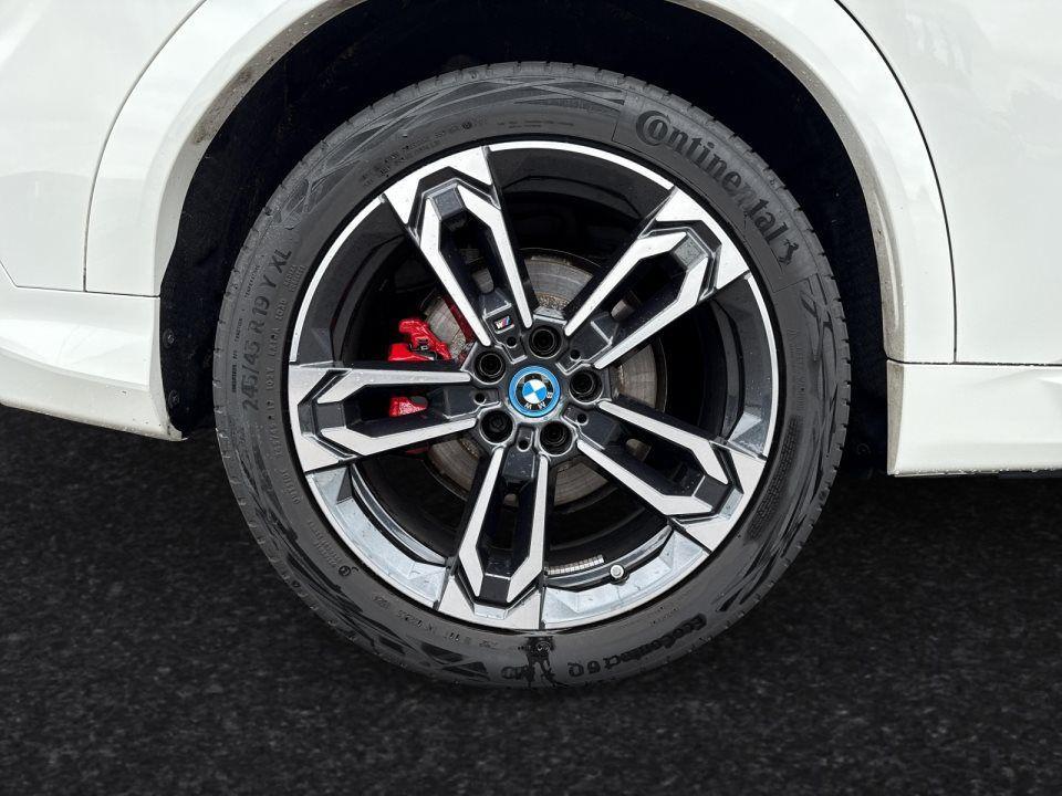 BMW iX2 xDrive30