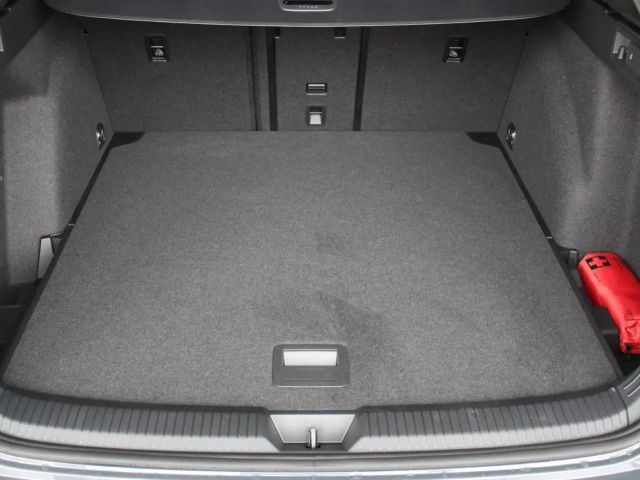 Volkswagen Golf R-Line Variant