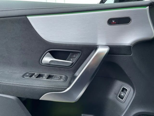 Mercedes-Benz A 250 A 250 e AMG Line