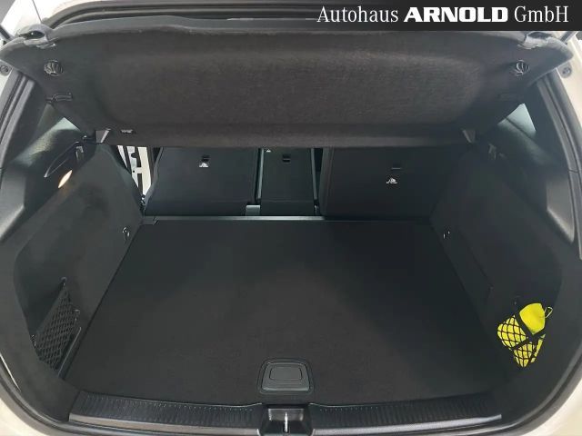 Mercedes-Benz B 200 4MATIC Progressive Sedan