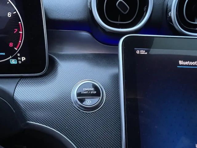 Mercedes-Benz C 200 Sedan