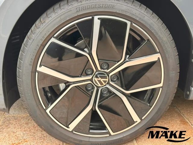 Volkswagen Golf 1.5 eTSI DSG