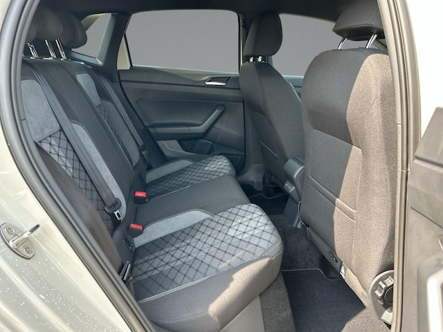 Volkswagen Polo 1.0 TSI DSG R-Line