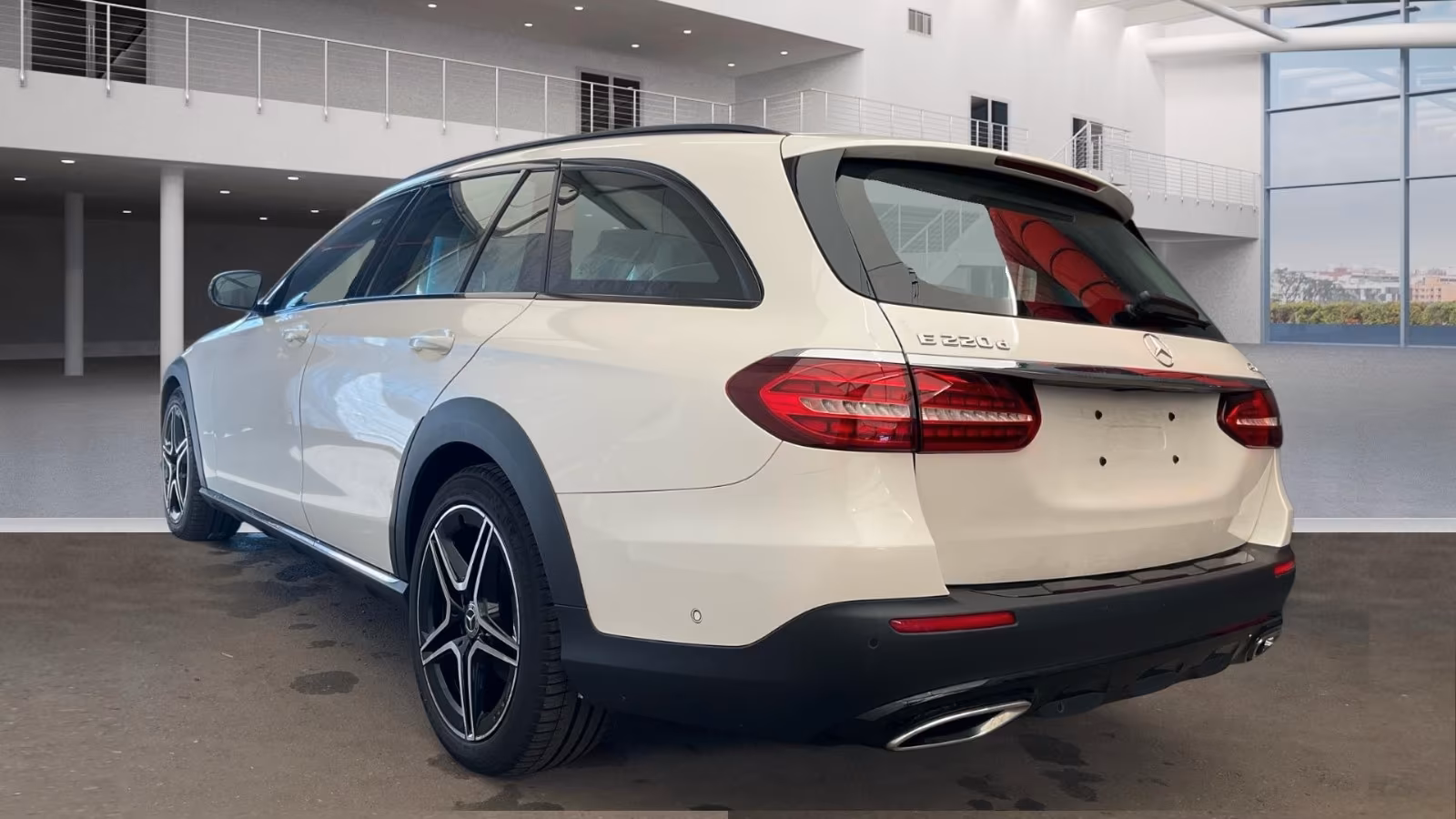 Mercedes-Benz E 220 AMG Line Designo