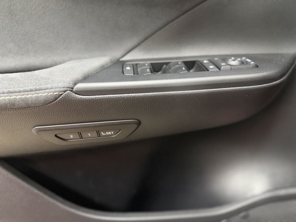 Toyota C-HR 5-deurs Lounge