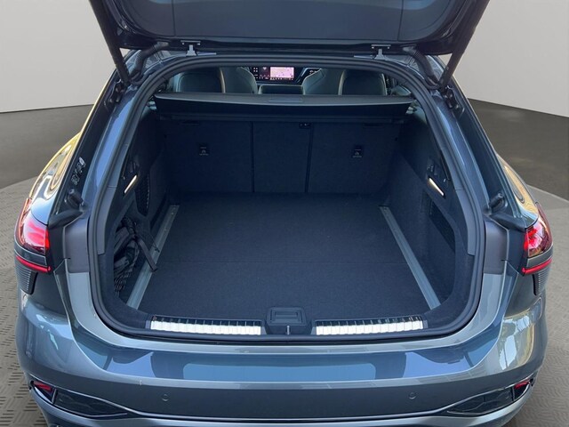 Audi A6 Avant Quattro S-Tronic